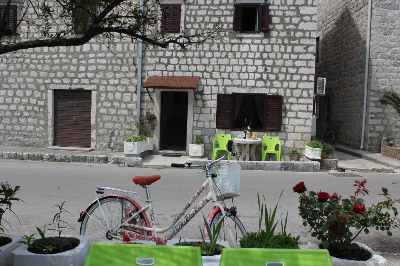 Mare E Montagna Apartment Kotor Exterior photo